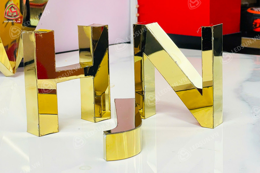 chữ inox vàng gương