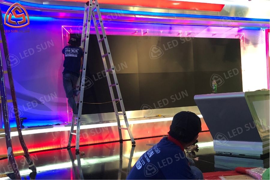 Lắp đặt màn hình LED P.25 cho Đài truyền hình HTV