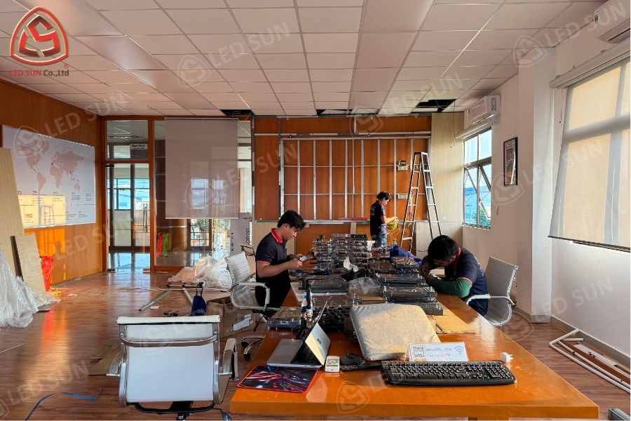 Thi Công LED P3 Phòng Họp - Tập Đoàn Hansae